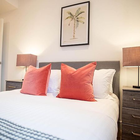 הוילה Deluxe Chic 1 2 Bed Apts Near Heathrow Legoland Windsor סלאו מראה חיצוני תמונה