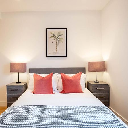 הוילה Deluxe Chic 1 2 Bed Apts Near Heathrow Legoland Windsor סלאו מראה חיצוני תמונה