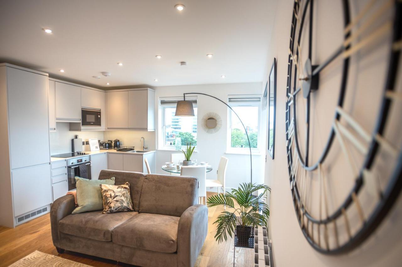 הוילה Deluxe Chic 1 2 Bed Apts Near Heathrow Legoland Windsor סלאו מראה חיצוני תמונה
