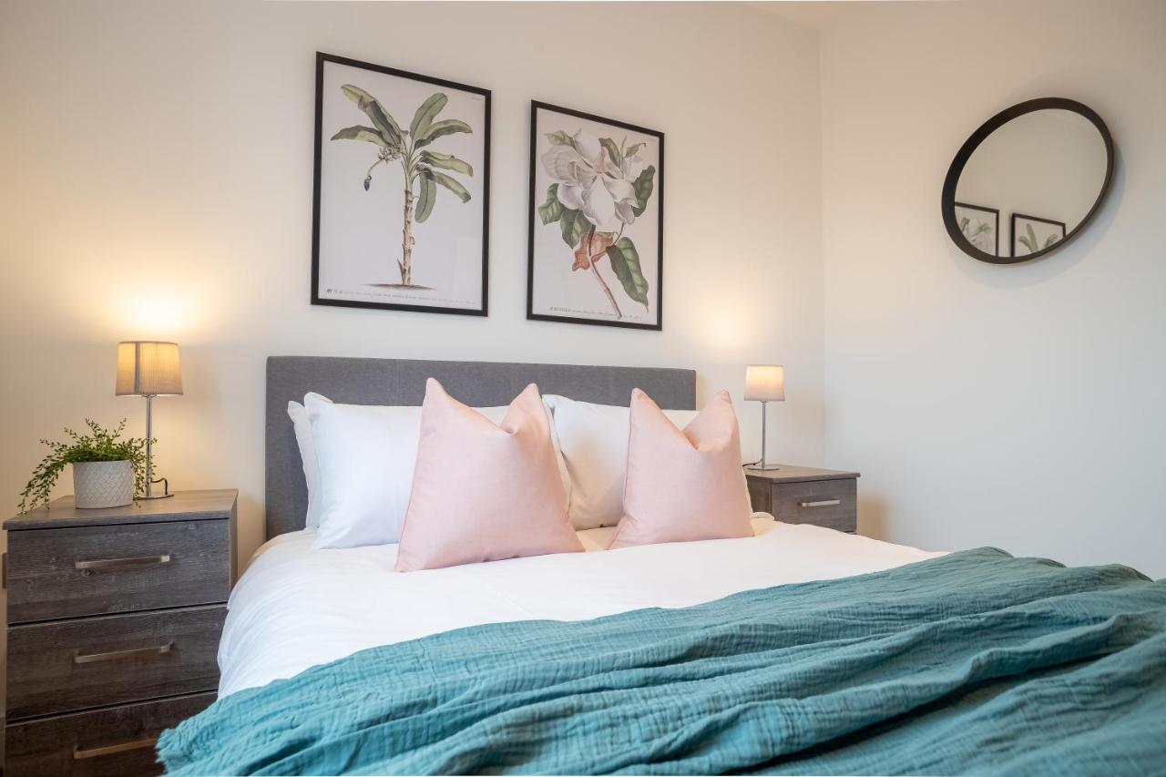 הוילה Deluxe Chic 1 2 Bed Apts Near Heathrow Legoland Windsor סלאו מראה חיצוני תמונה