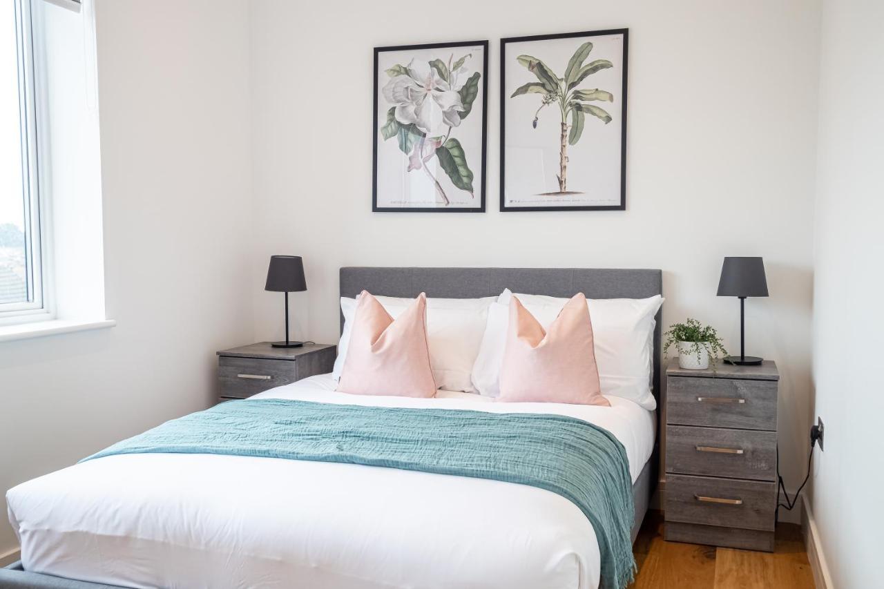 הוילה Deluxe Chic 1 2 Bed Apts Near Heathrow Legoland Windsor סלאו מראה חיצוני תמונה