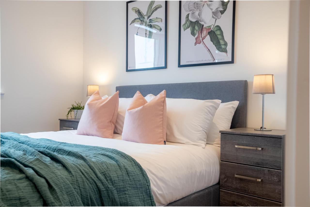 הוילה Deluxe Chic 1 2 Bed Apts Near Heathrow Legoland Windsor סלאו מראה חיצוני תמונה