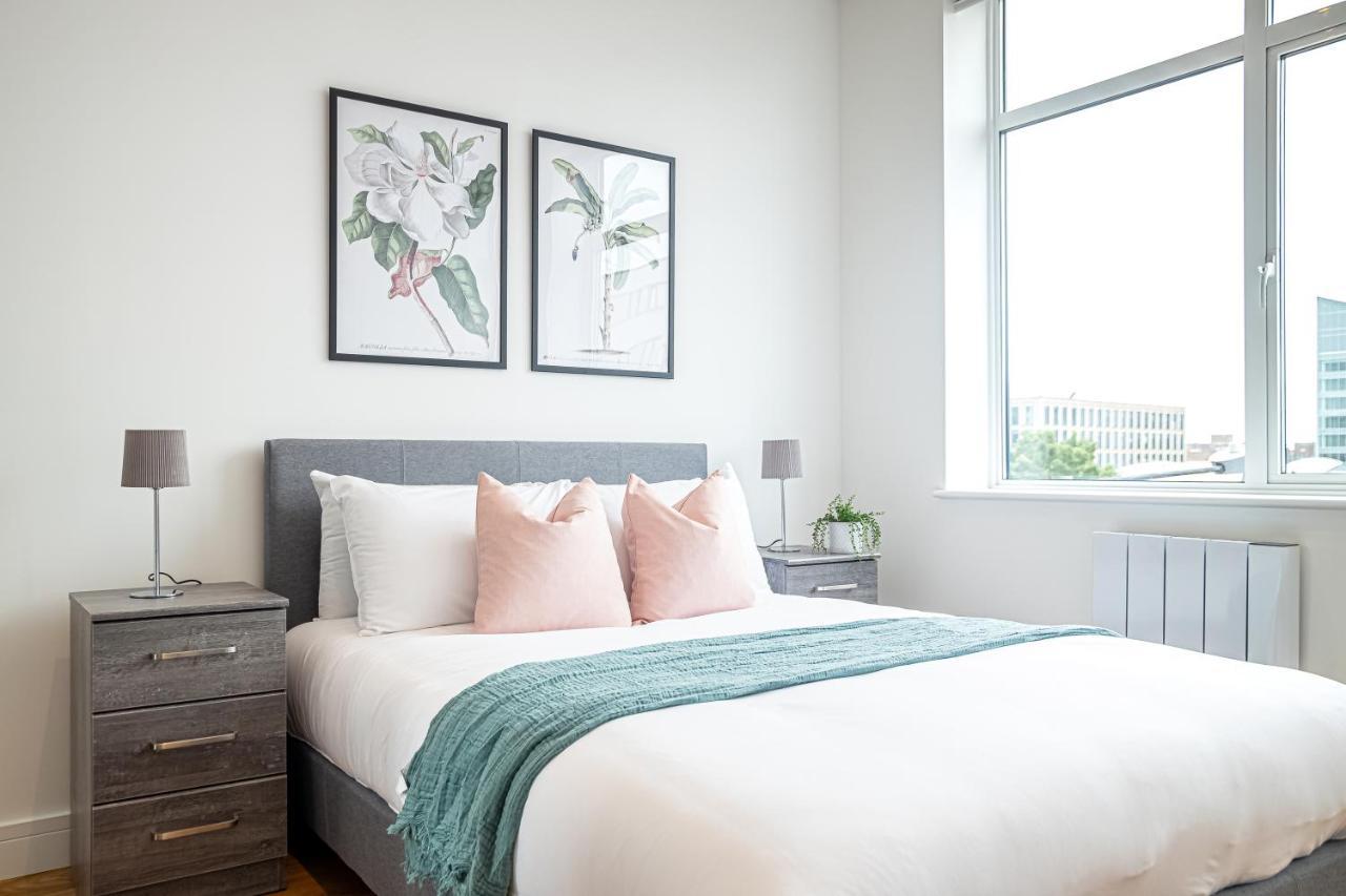 הוילה Deluxe Chic 1 2 Bed Apts Near Heathrow Legoland Windsor סלאו מראה חיצוני תמונה