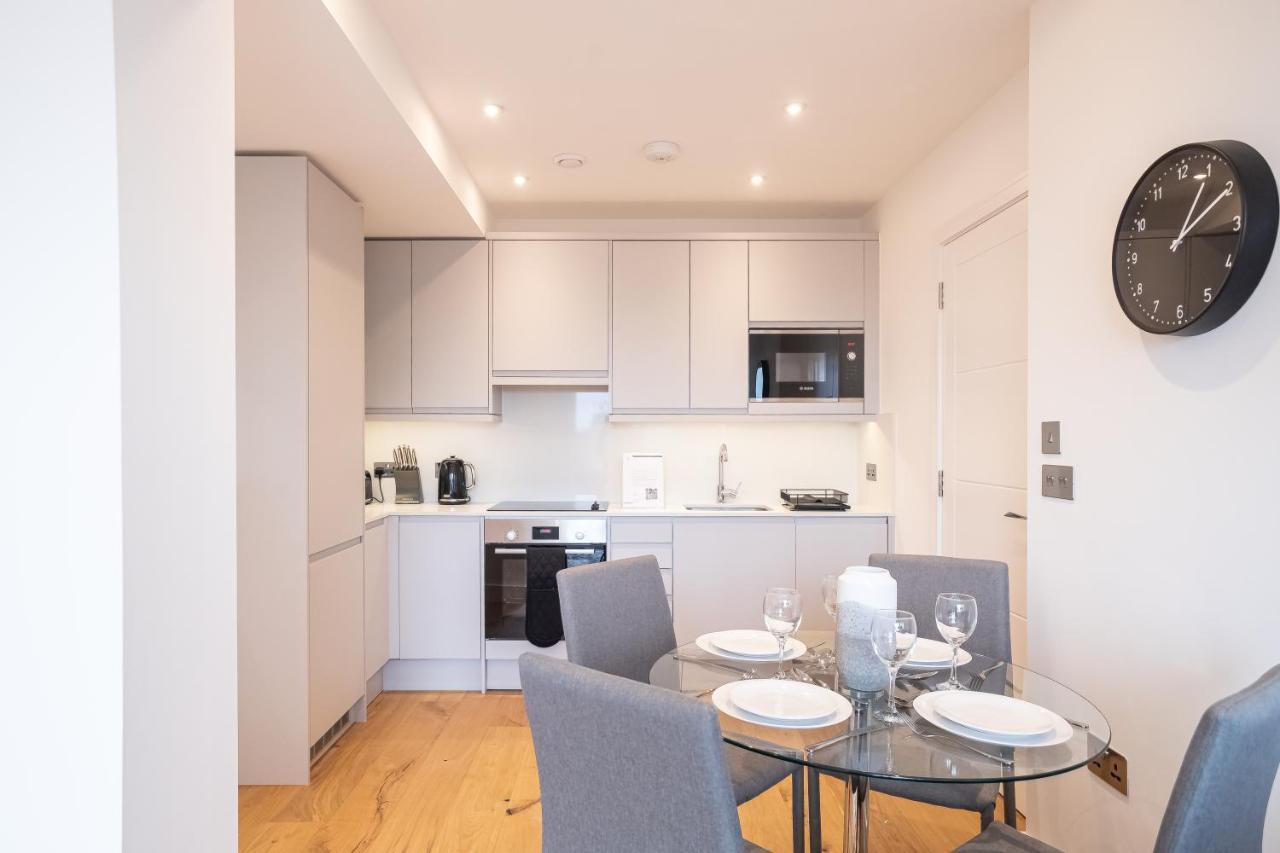 הוילה Deluxe Chic 1 2 Bed Apts Near Heathrow Legoland Windsor סלאו מראה חיצוני תמונה