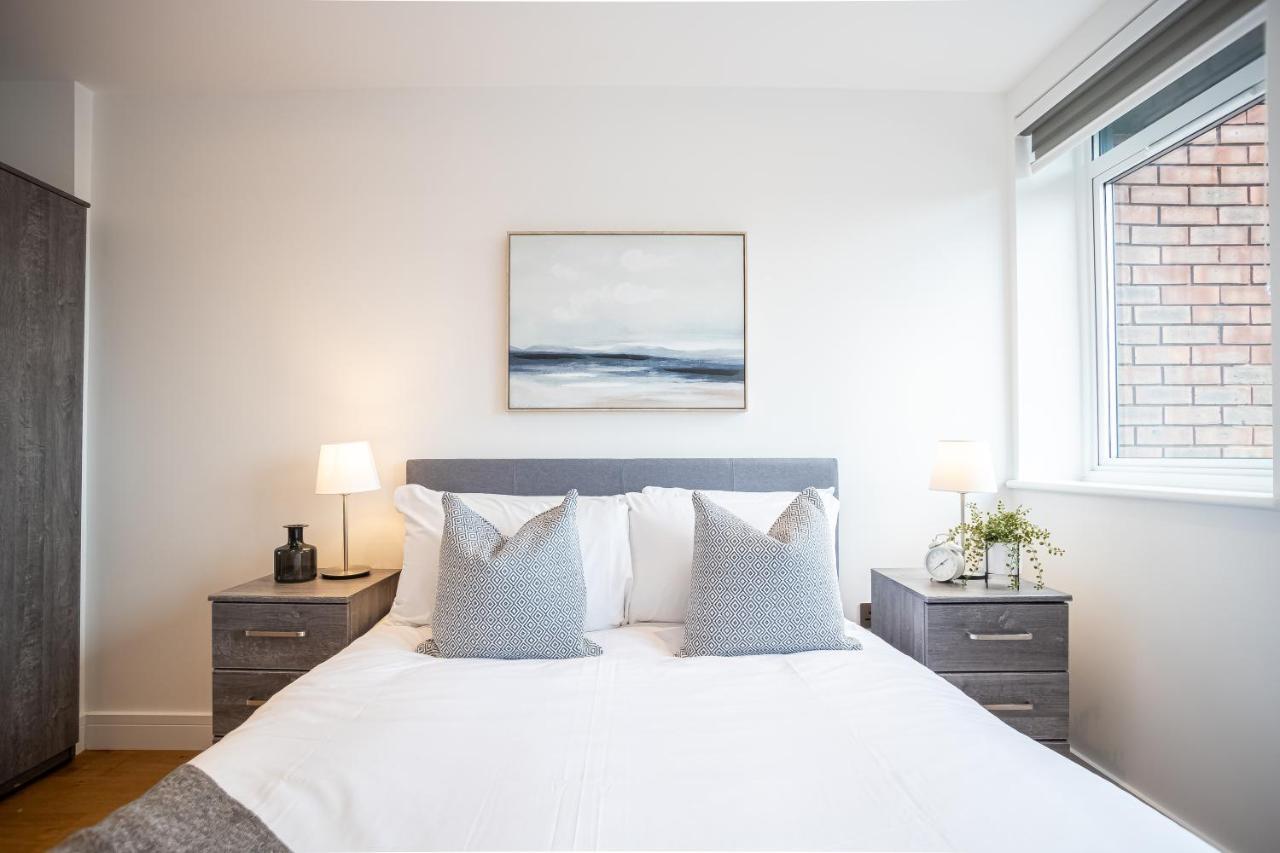 הוילה Deluxe Chic 1 2 Bed Apts Near Heathrow Legoland Windsor סלאו מראה חיצוני תמונה