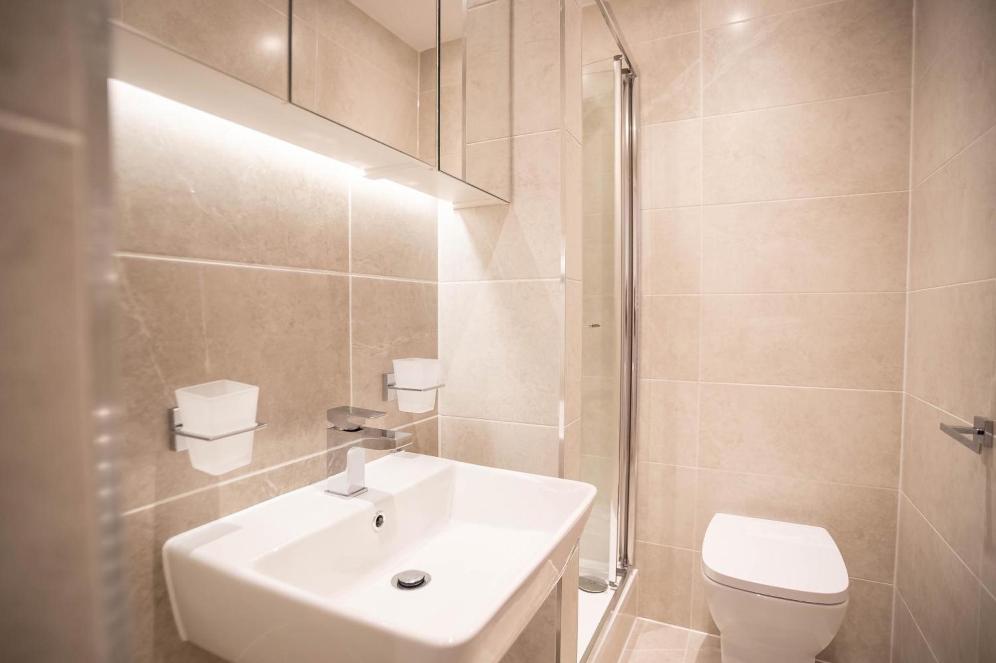 הוילה Deluxe Chic 1 2 Bed Apts Near Heathrow Legoland Windsor סלאו מראה חיצוני תמונה