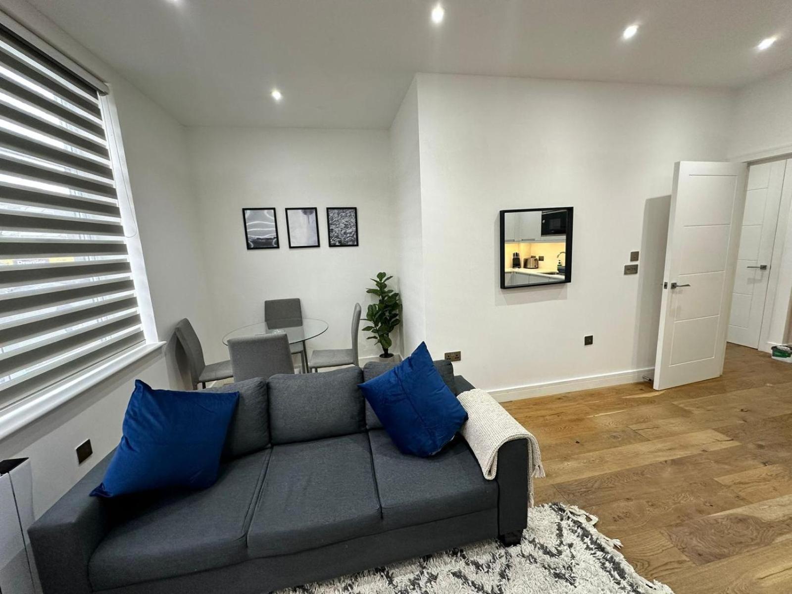 הוילה Deluxe Chic 1 2 Bed Apts Near Heathrow Legoland Windsor סלאו מראה חיצוני תמונה