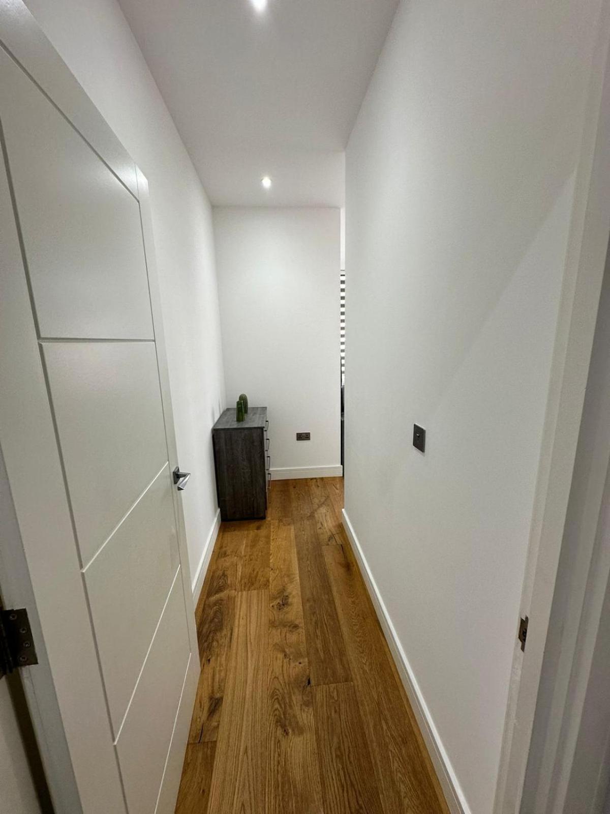 הוילה Deluxe Chic 1 2 Bed Apts Near Heathrow Legoland Windsor סלאו מראה חיצוני תמונה