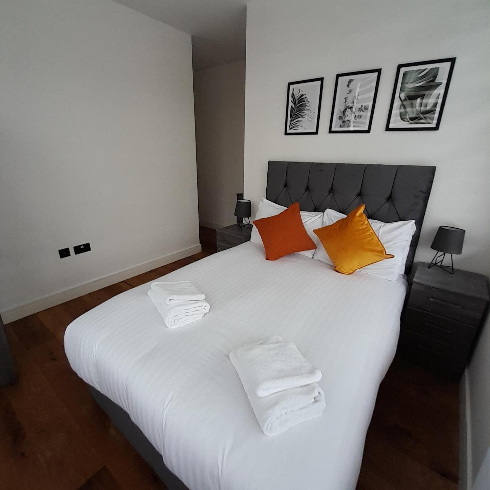 הוילה Deluxe Chic 1 2 Bed Apts Near Heathrow Legoland Windsor סלאו מראה חיצוני תמונה